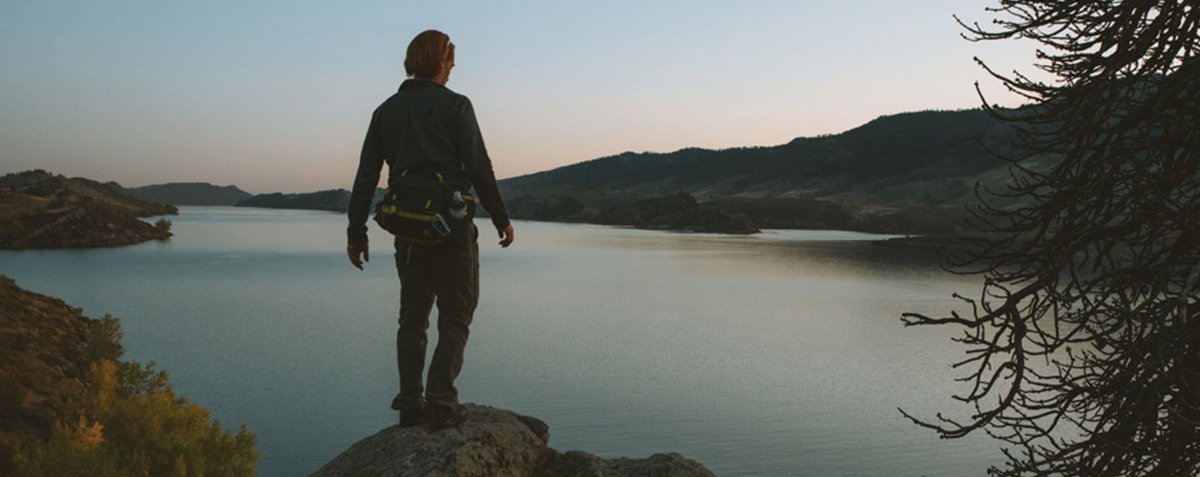 outdoorprolink's tweet photo. Don't call is a fanny pack. 

#OutdoorProlink Pro John LaGuardia tested the @MountainsmithCo Tour Lumbar Pack on short and long distance hikes. Full review on the blog! #dirtbagdreams https://t.co/6ivhhsybi7