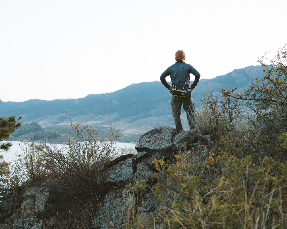 outdoorprolink's tweet photo. Don't call is a fanny pack. 

#OutdoorProlink Pro John LaGuardia tested the @MountainsmithCo Tour Lumbar Pack on short and long distance hikes. Full review on the blog! #dirtbagdreams https://t.co/6ivhhsybi7