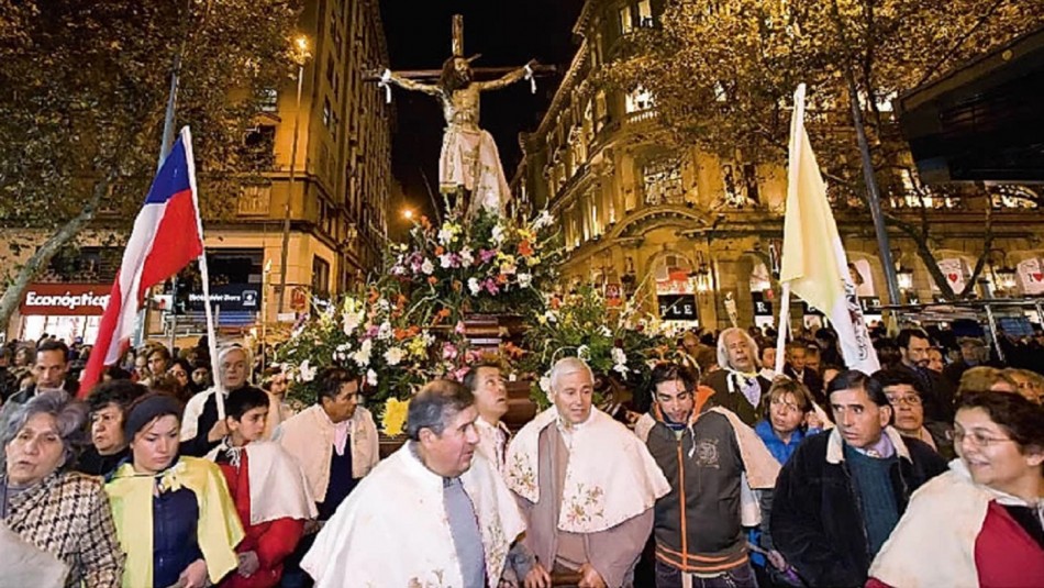 La reconstrucción toma más de 30 años, por lo que los fieles transforman la procesión del Cristo en tradición, culto y un mito, que se repetiría todos los 13 de mayo, cada año… hasta el presente, con la intención de que una tragedia de tal magnitud no se volviera a repetir.