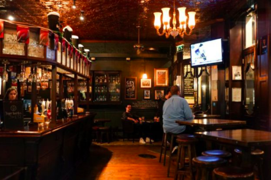 Pubs and clubs in New South Wales have been given the go ahead to reopen from Friday after days of uncertainty, but must adhere to the same social distancing rules as restaurants and cafes. bit.ly/2LALyNn