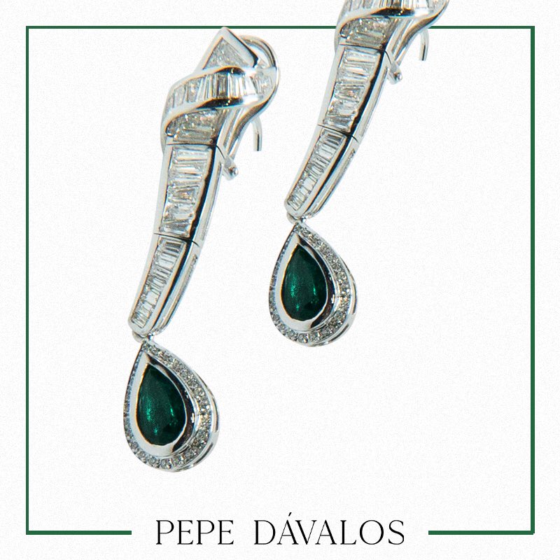 PepeDavalosH's tweet photo. Aretes "Gota" oro blanco 107 diamantes con un peso de 3.81 quilates. 2 esmeraldas con un peso de 2.18 quilates. โ
https://t.co/qSSgQyRg7J -
#PepeDavalos #modernjewelry #engagementring #customring #weddingring #graydiamonds #rosegold #handmadejewellery #jewelry https://t.co/GEBZnjfZ9r