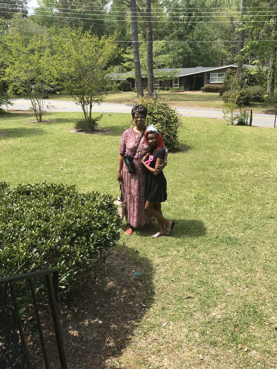 _SheeTINYY's tweet photo. today I lost my bestfriend to cancer  , words can’t even explain how i’m feeling at the moment , but she’s at peace no more pain , no more suffering &amp; she fought a good fight , I love you ma , I will continue to make you proud , sleep in peace , FUCK CANCER . 😔💔🕊🎗 https://t.co/7PAaPya7MC