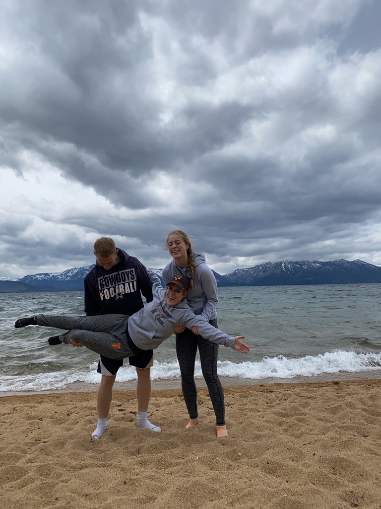 CelesteCondie's tweet photo. Took a quick trip to Tahoe with my best friends 🌲💟 https://t.co/FFPt2unAE7