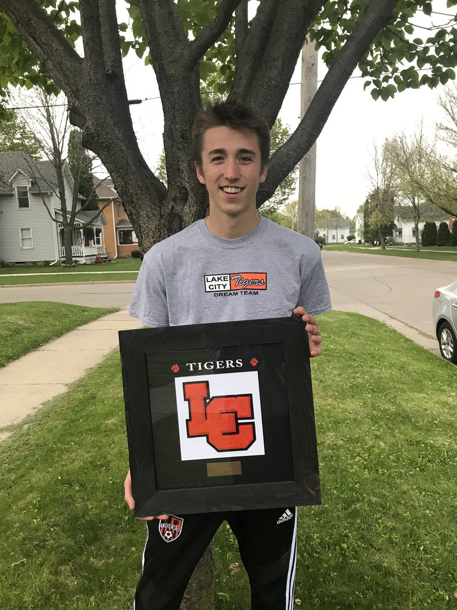 Mason White, Tony Gates, Mac Heise and Andrew Green round out the Senior “Dream Team” for 2020. Congratulations to all and best of luck with your opportunities ahead!  Always remember to keep a POSITIVE ATTITUDE and give your BEST EFFORT in all you do!