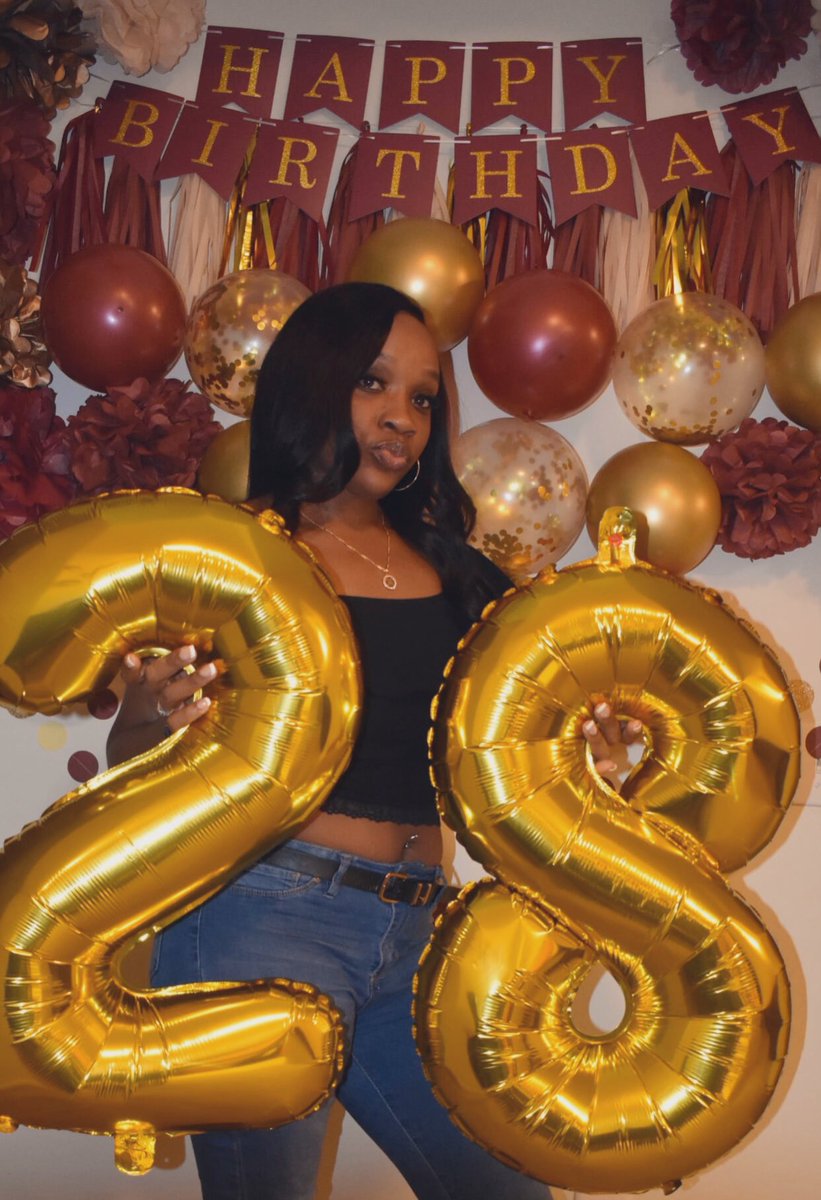 kshaewest's tweet photo. Throwback to my birthday. #28thYear https://t.co/RBjo2RYEsF