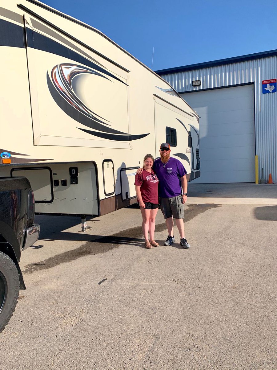 BaileyToliverRV's tweet photo. David and Elisha Tenison purchased a 2014 Jayco Eagle 33.5RK from Misty Dillon. Enjoy the Adventure! https://t.co/PzMBo8Rqxi