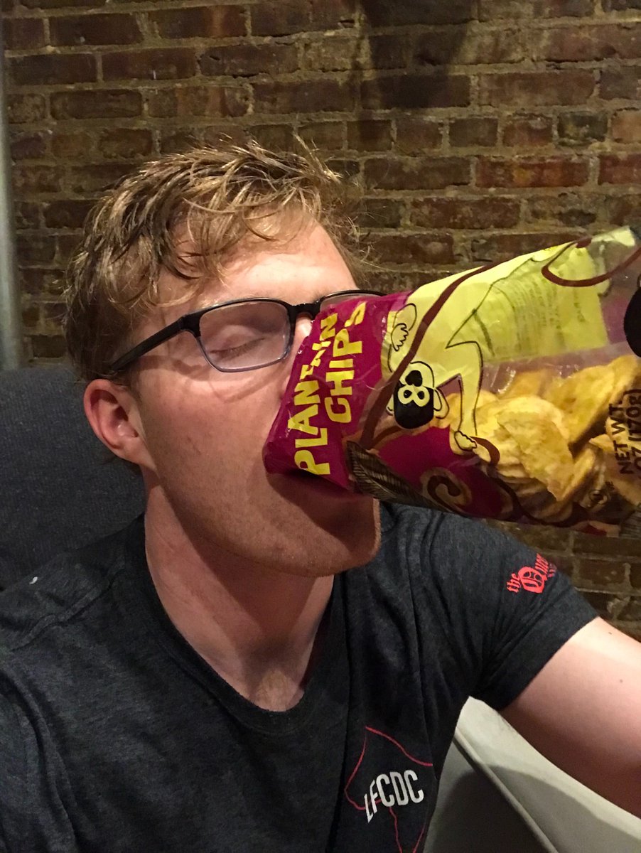 SinTheFields's tweet photo. @LayneScherer @kelseycooksveg #seeachug #sendachug https://t.co/fXZokADfWI