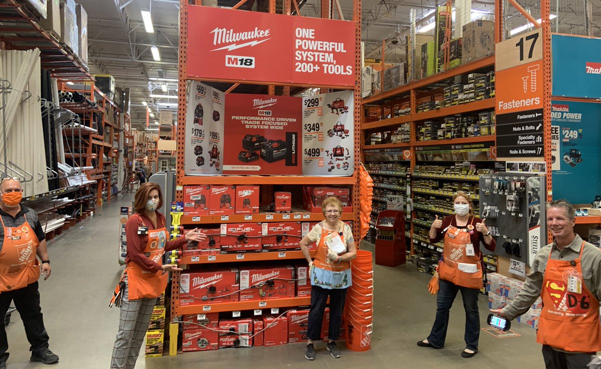 AndrewJensen66's tweet image. Had @jacki_mccord Stop in today and what better way than to spend some time recognizing the power of THD; our PEOPLE! Including a huge shout out to our fearless district leader #thankyou #Frontlines #d130driven @kgrantHD472 @Armando_G_472 @SSouthernthd @HomeDepot