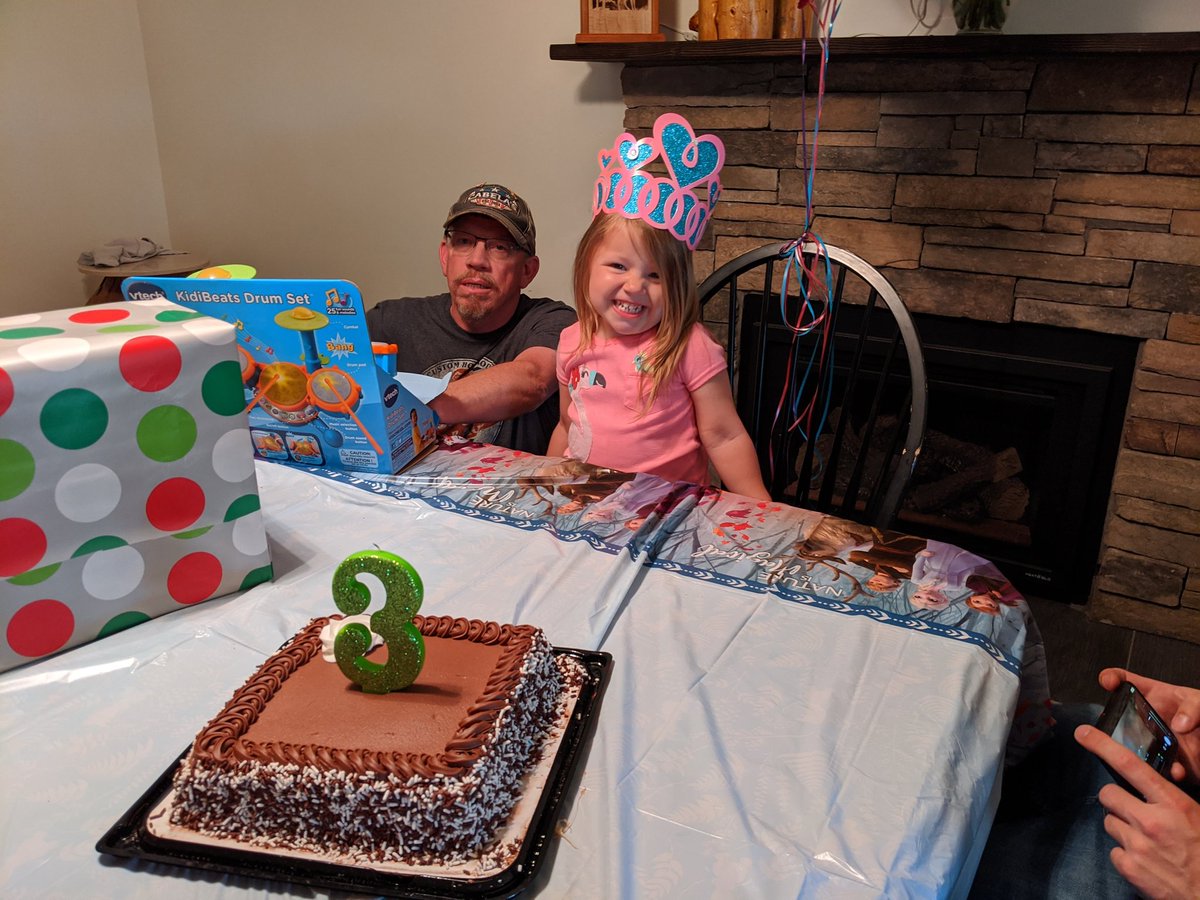 MoyleCaitlyn's tweet photo. This little sweetie is turning 3 today, and I KID YOU NOT, she cried tears of joy when we sang happy birthday. Never met a more pure soul. Happy birthday Dilly Bop πππ #threegoingonthirty https://t.co/EkG38F4d7h