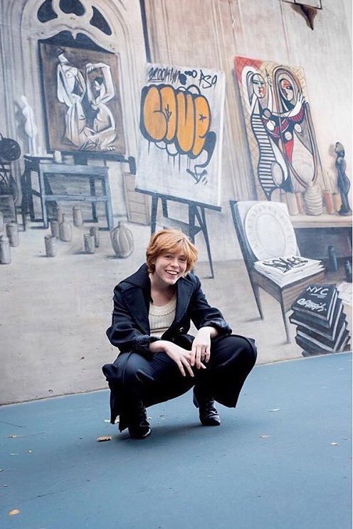 edvinzone's tweet photo. sophia lillis in suits just hits different https://t.co/NxLjyYcLLL