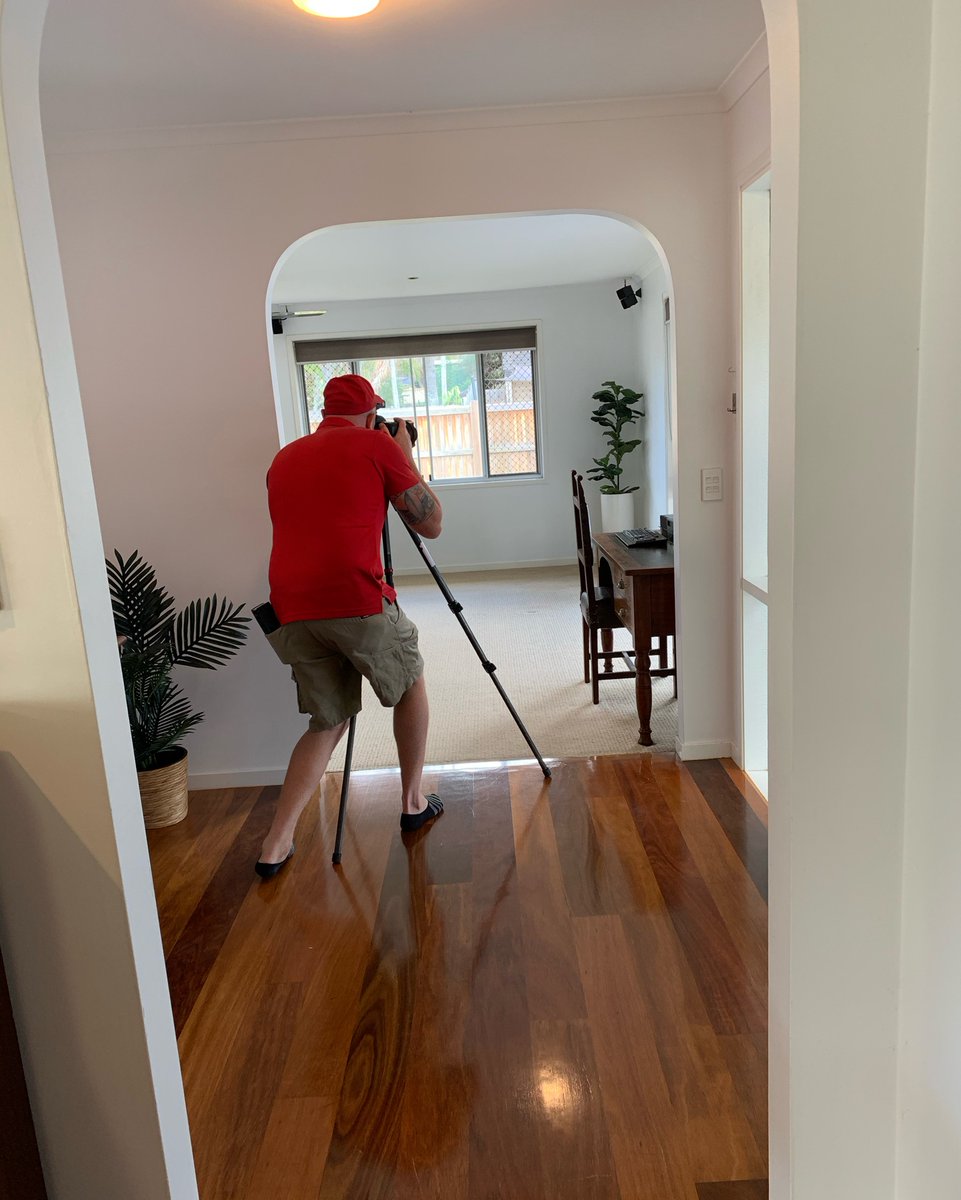 New listing coming soon!  👏👏

The boys from Hello House doing what they do best!  

#newlisting #selling #alexandrahills #buying #property #redlands #theredlands #redlandcity #bayside