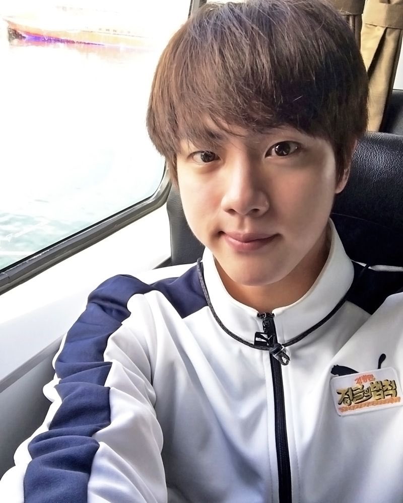 on his journey, Jin took many selcas