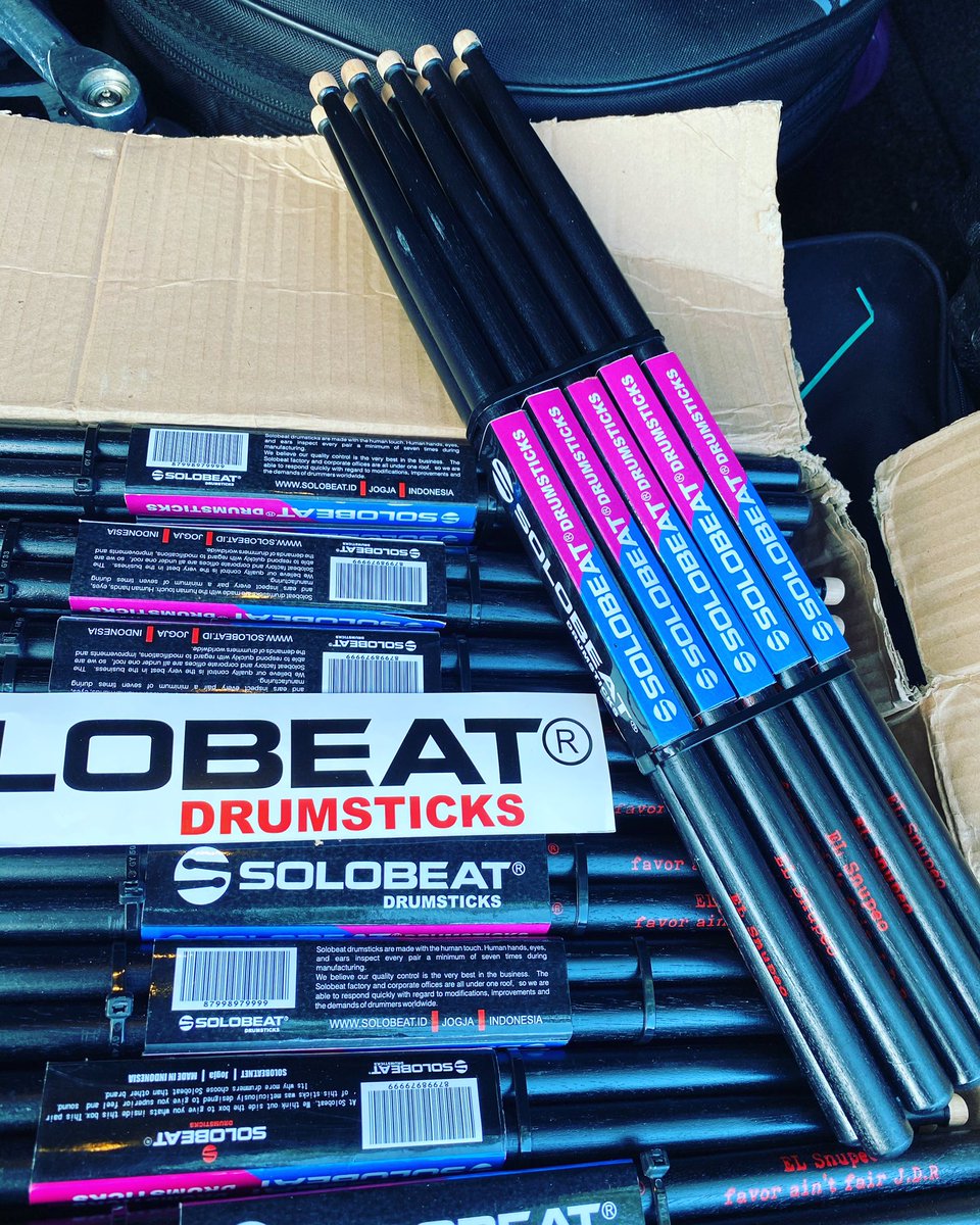 ElSnupeO's tweet photo. Beyond thankful for solobeats company for my own sticks, huge shout out fasho! 🔥 #Elsnupeo https://t.co/BnrnrAN1Uh
