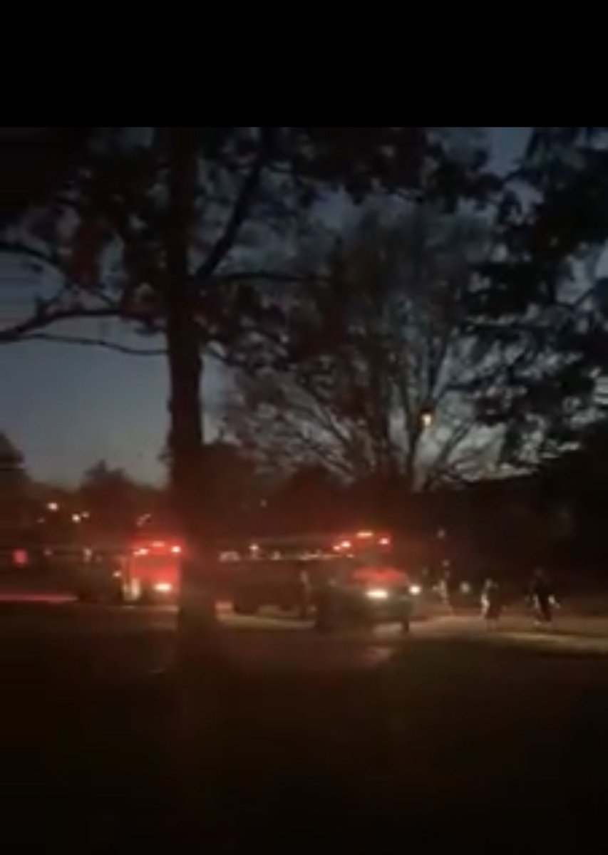 Seriously, a huge shout out for all the administrators and staff and teachers that are still out there after 12 hours delivering senior signs. You guys rock   @TwinsburgSupt <a href="/TwinsburgTigers/">Twinsburg Athletics</a> <a href="/theTwinsburgHS/">THS</a>