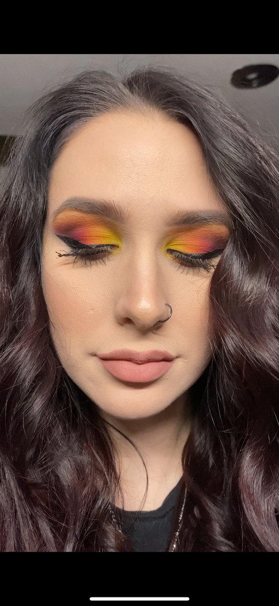 taraaclegg's tweet photo. @ktstanley2 Courtney uses latisse and uses good rx. About $40 for 3 months. And her eyelashes touch her eyebrows. https://t.co/cp79IUSrLM