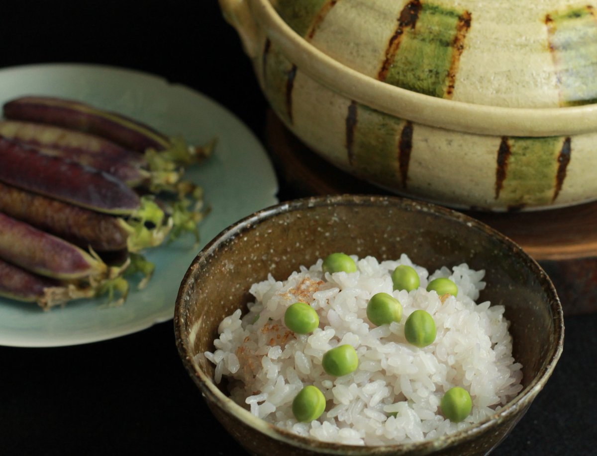 ツタンカーメンという品種のえんどう豆を使った豆ご飯です。
ツタンカーメンの墓から種が出てきた品種といわれてます。
古代のロマンがありますね

#ツタンカーメンの豆　#おうちご飯
