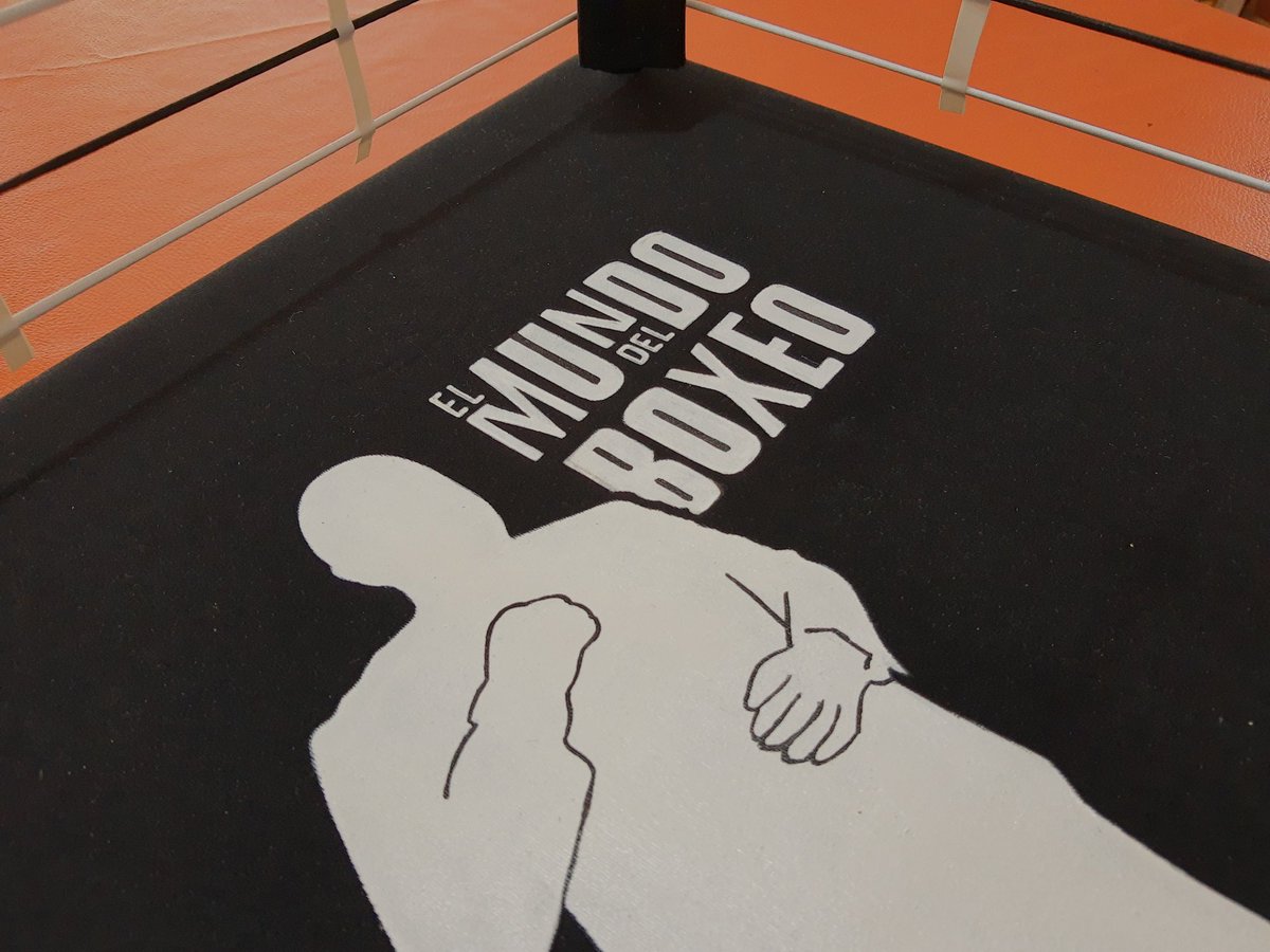 miguelreducindo's tweet photo. Primer #ReduRing de boxeo.
Sigan haciendo sus pedidos personalizados, totalmente artesanales, regalo ideal para los niños y coleccionistas.

30x30cm $450
40x40cm $550
50x50cm $750
Mayor información INBOX.
#Boxeo 
#luchalibre https://t.co/gN5sqyPJVJ