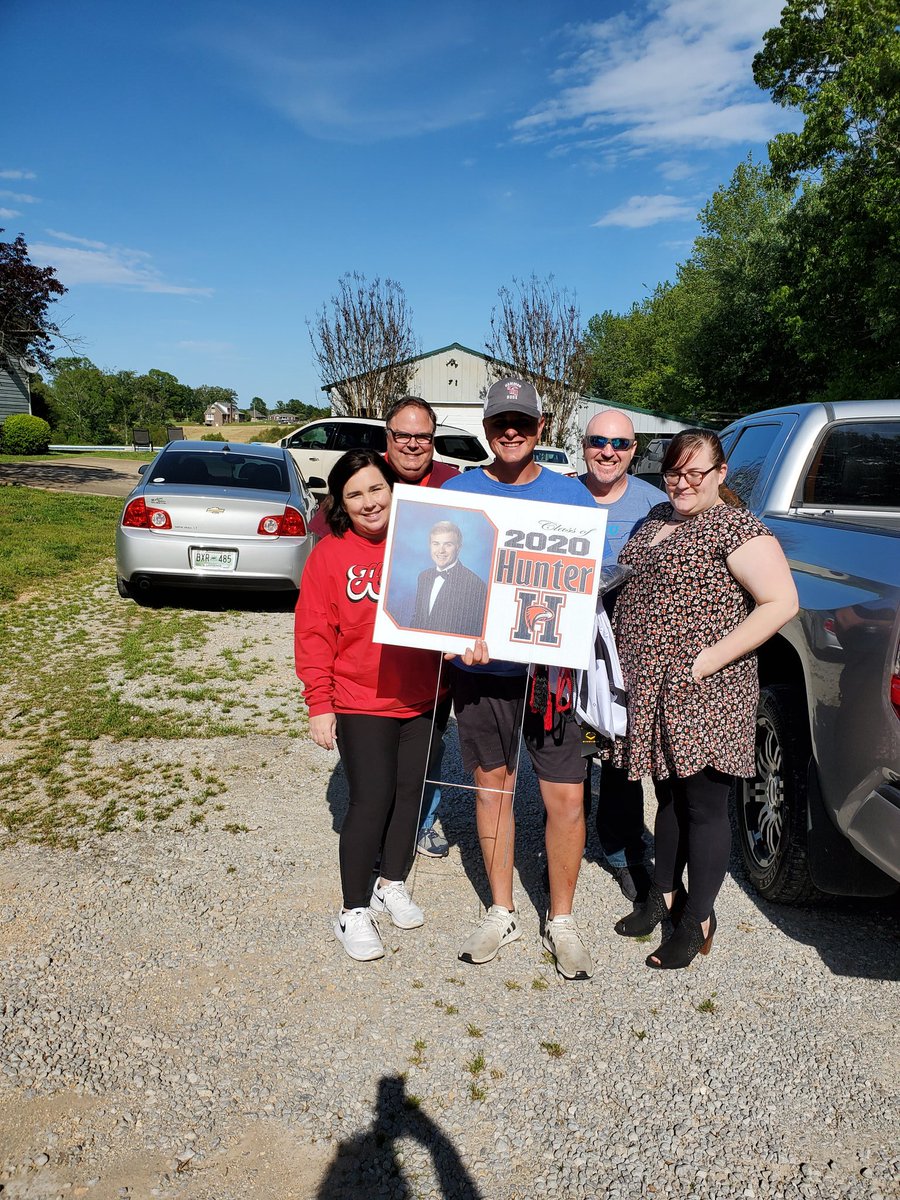 HampshireUnit's tweet photo. On Monday, some high school teachers delivered senior yard signs to the class of 2020! Seniors who were home also received their caps and gowns!! https://t.co/DKaW4eTJhH