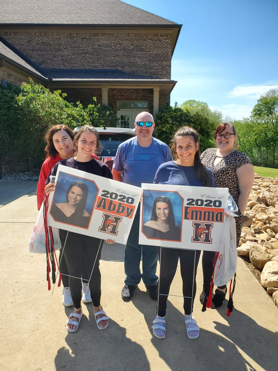 HampshireUnit's tweet photo. On Monday, some high school teachers delivered senior yard signs to the class of 2020! Seniors who were home also received their caps and gowns!! https://t.co/woCDtuuY1B