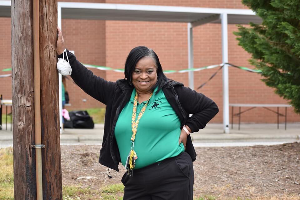 SWMiddleCowboys's tweet photo. Thank you SWMS community for the PARADE of appreciation and gratitude for our staff today! #WeAreSouthwest #SWMSStrong https://t.co/zgxH4V90oB