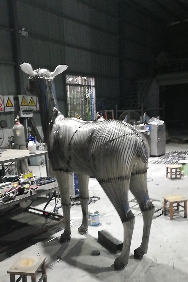 FoshanPutie_SS's tweet image. 🦌 Wire animal sculpture 🦓
#wireart #wireartwork #art #artworks #sculpture #sculpture_art #animalsculpture #handmade #stainlesssteel #metal #metalartwork #putie