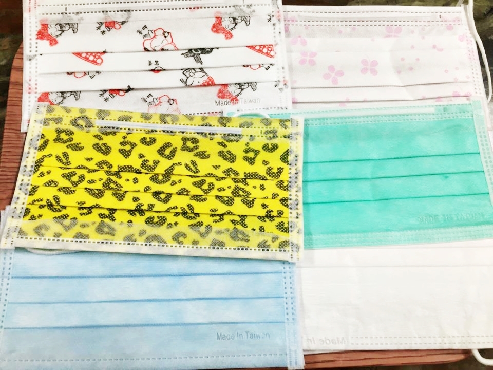 台湾旅行情報ガイド 台北ナビ キターーーーー ヒョウ柄 桜柄 そして 神様柄のマスクが1セットになってる ぐふふ Taiwan 台湾 台湾マスク マスク ヒョウ柄 桜 神様 神明口罩 財神爺 富貴 三太子 平安 彌勒菩薩 如意 媽祖 吉祥