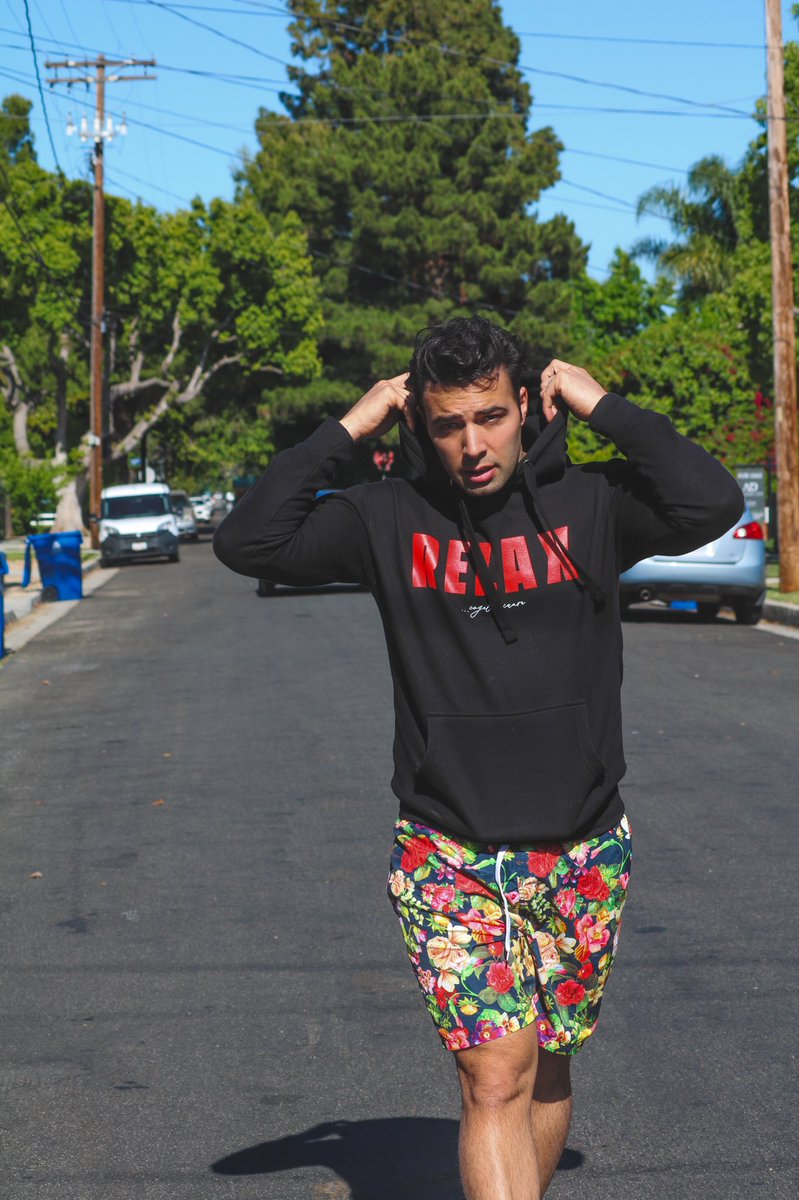 jencarlosmusic's tweet photo. Half of me is ready for Summer and the other half knows we got 3 more months of quarantine. #Relax ☀️💦 https://t.co/LOaNv6RoIU