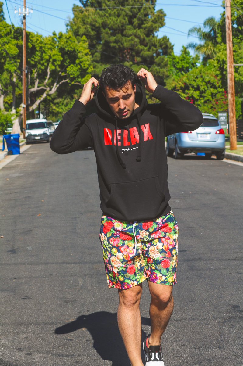 jencarlosmusic's tweet photo. Half of me is ready for Summer and the other half knows we got 3 more months of quarantine. #Relax ☀️💦 https://t.co/LOaNv6RoIU