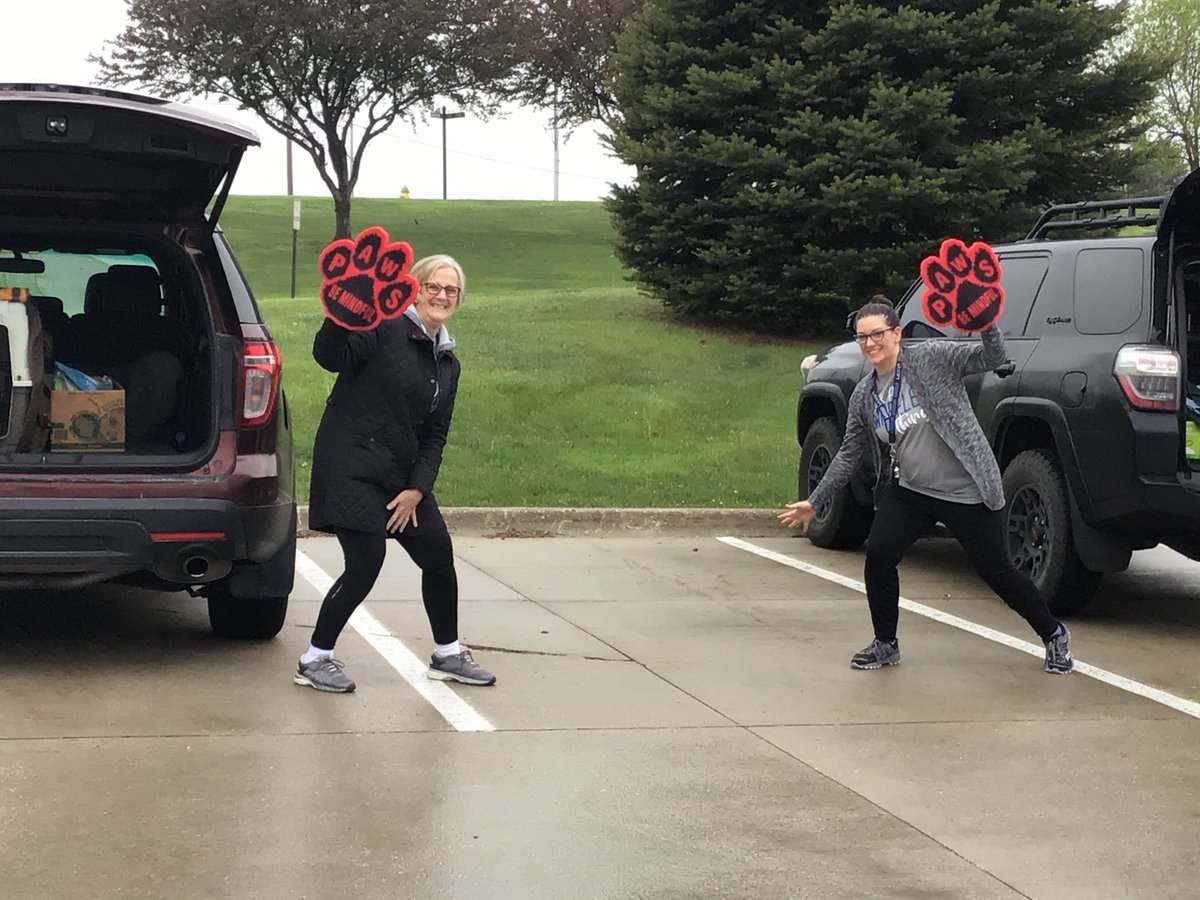 bkkowal's tweet photo. A little rain couldn't stop us from sending our 5th graders off in style @wheeler_mps #WheelerWay #Proud2bMPS @MillardPS @nabrosamle @CLManzitto https://t.co/8AQJY9J0Ig