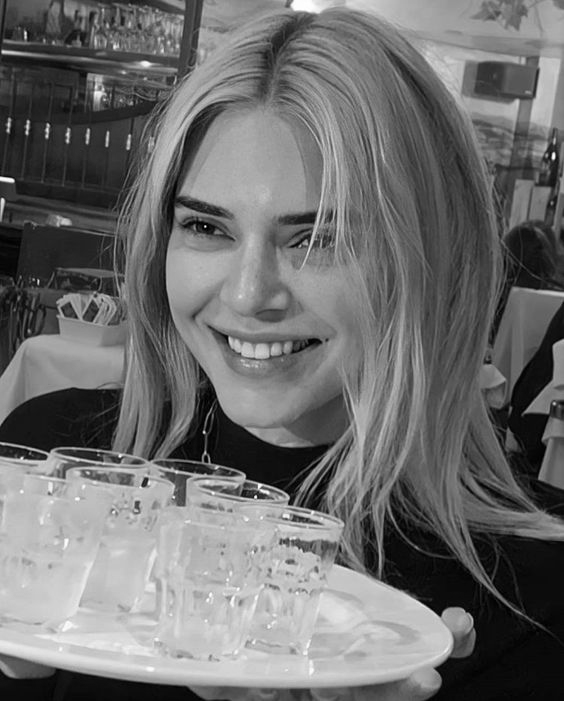 itwasnotadream1's tweet photo. @MoonOralCare The light and smile  the whitening and care the softness and freshness all is here with the white hands of the moon the teeth fears is not here.
@MoonOralCare @KendallJenner https://t.co/C2DQycSjLC https://t.co/CDm1YESpf3