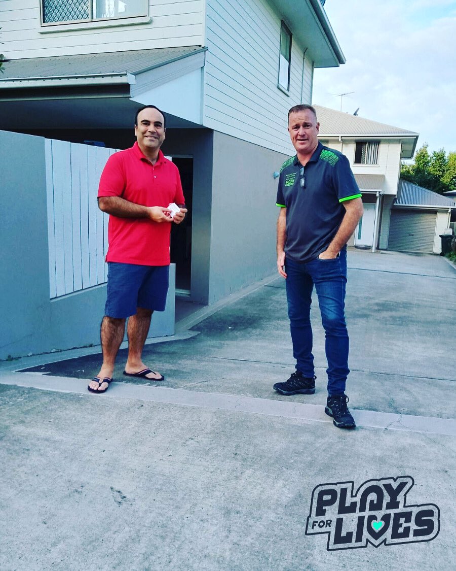 Craig_Foster's tweet photo. Thanks to John Auld, President, Peninsula Power FC, Qld &amp; RapidLine who donated $5k to @ofbaustralia yesterday to help feed over 600 international students &amp; migrant workers 👏⚽️ 

Wonderful community support from sport for students &amp; people in need 🙏💜 #PlayForLives @camiloaris https://t.co/B32G6UAwHf