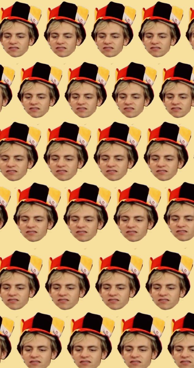 lynchxstuff's tweet photo. God I was scrolling through my photo gallery and found this... idk use it I guess https://t.co/kLCkDMIV3z