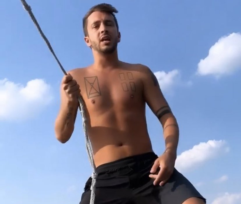 Random pictures/gifs of Tyler Joseph (sometimes feat. Josh Dun): A very necessary thread