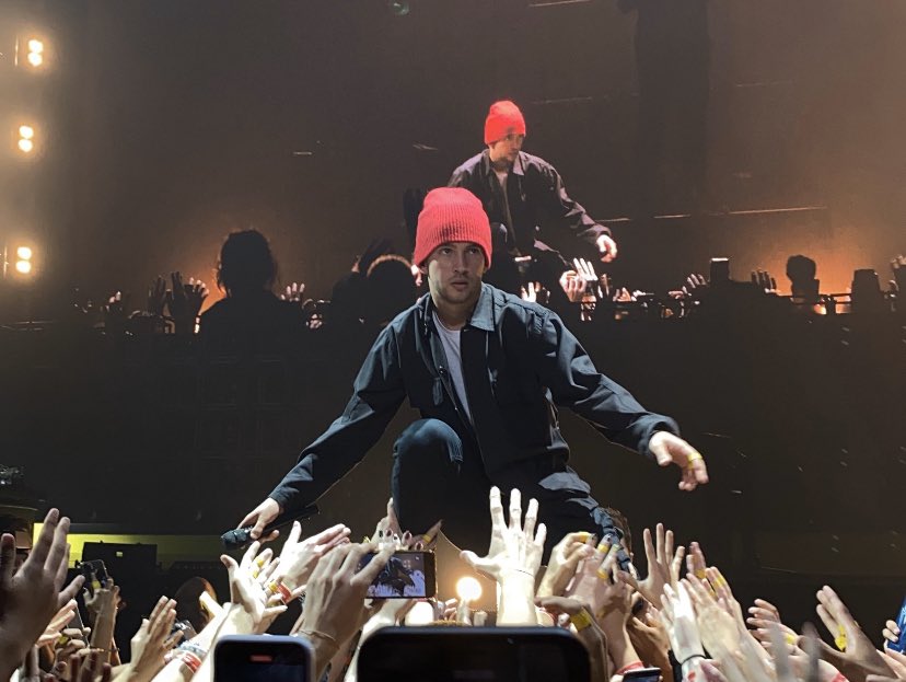 Random pictures/gifs of Tyler Joseph (sometimes feat. Josh Dun): A very necessary thread