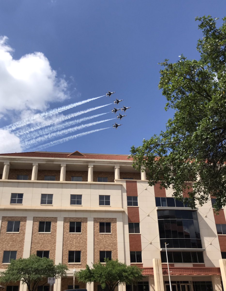 jessicaklima's tweet photo. @AFThunderbirds Enjoyed today’s #AmericaStrong flyover of Austin with some of the best medical staff from @Healthyhorns University Health Services @UTAustin on the front lines battling #COVID. #AFThunderbirds #InThisTogether @KUT @kvue @kxan https://t.co/pYAAHiVnLT
