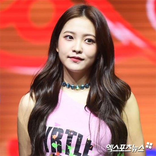5REDVELVET's tweet photo. [INFO] SM C&amp;C representative shares with xSports News that #YERI is indeed preparing her own broadcast. Official details will be shared soon.

#REDVELVET @RVsmtown
https://t.co/j67ZGZv078 https://t.co/LFnPhXAKOn