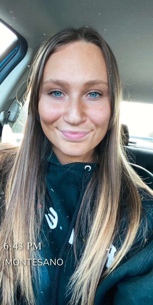 IzannaF's tweet photo. 2017 vs. 2020🤭😂 https://t.co/7ILTDHmafa