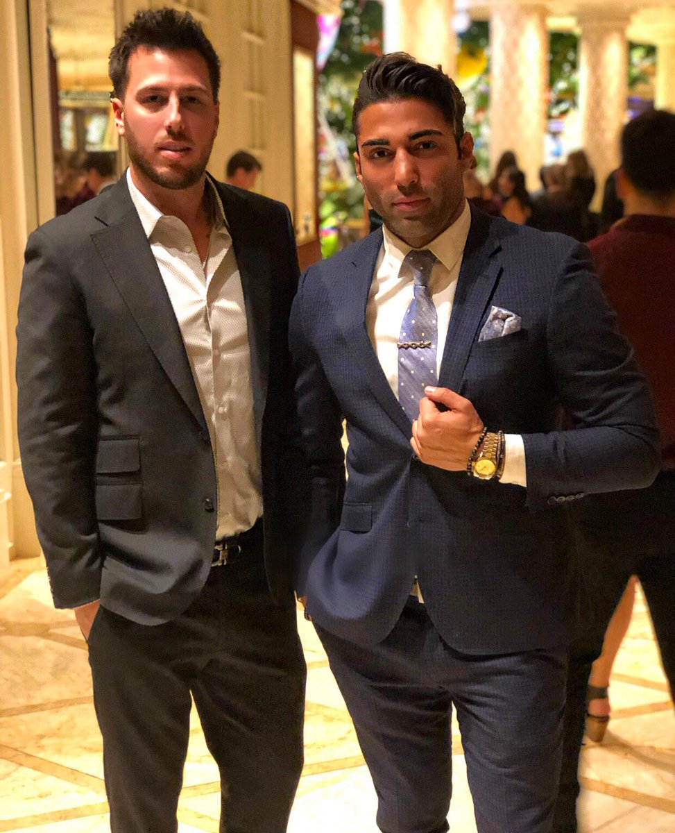 BrentMarks's tweet photo. Anyone else want to join? @stitchedlife favorite post using #firstnightout #stitchedlife will receive a $777 shopping credit and a $995 Red Label ❌❌❌❌ collection suit! https://t.co/YX0YKBLqWd