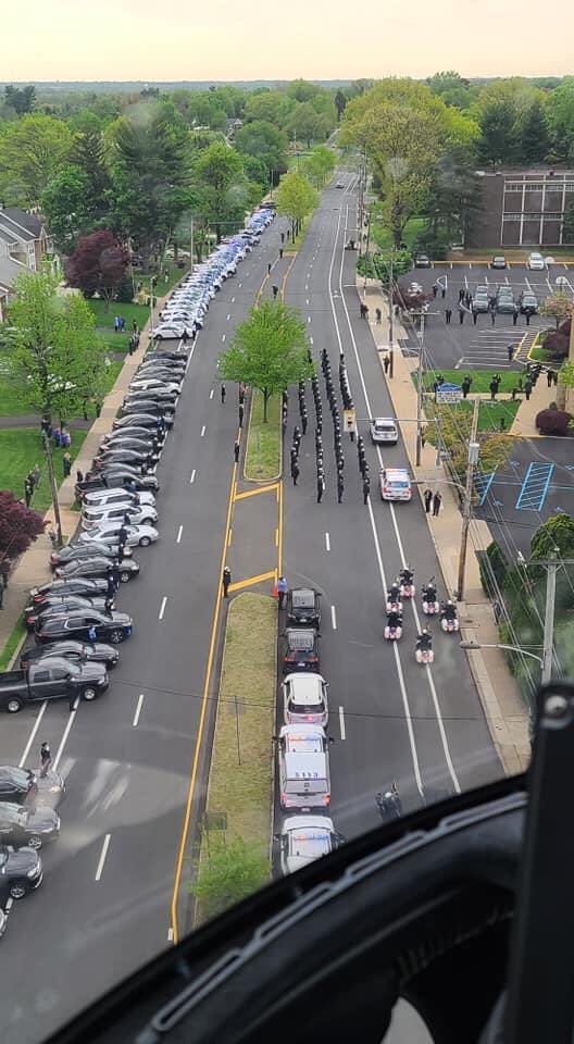 PPDAviation's tweet photo. Rest In Peace friend #NeverForget #8162 💙🖤💙 @PhillyPolice #tacair https://t.co/NpgirirHC7