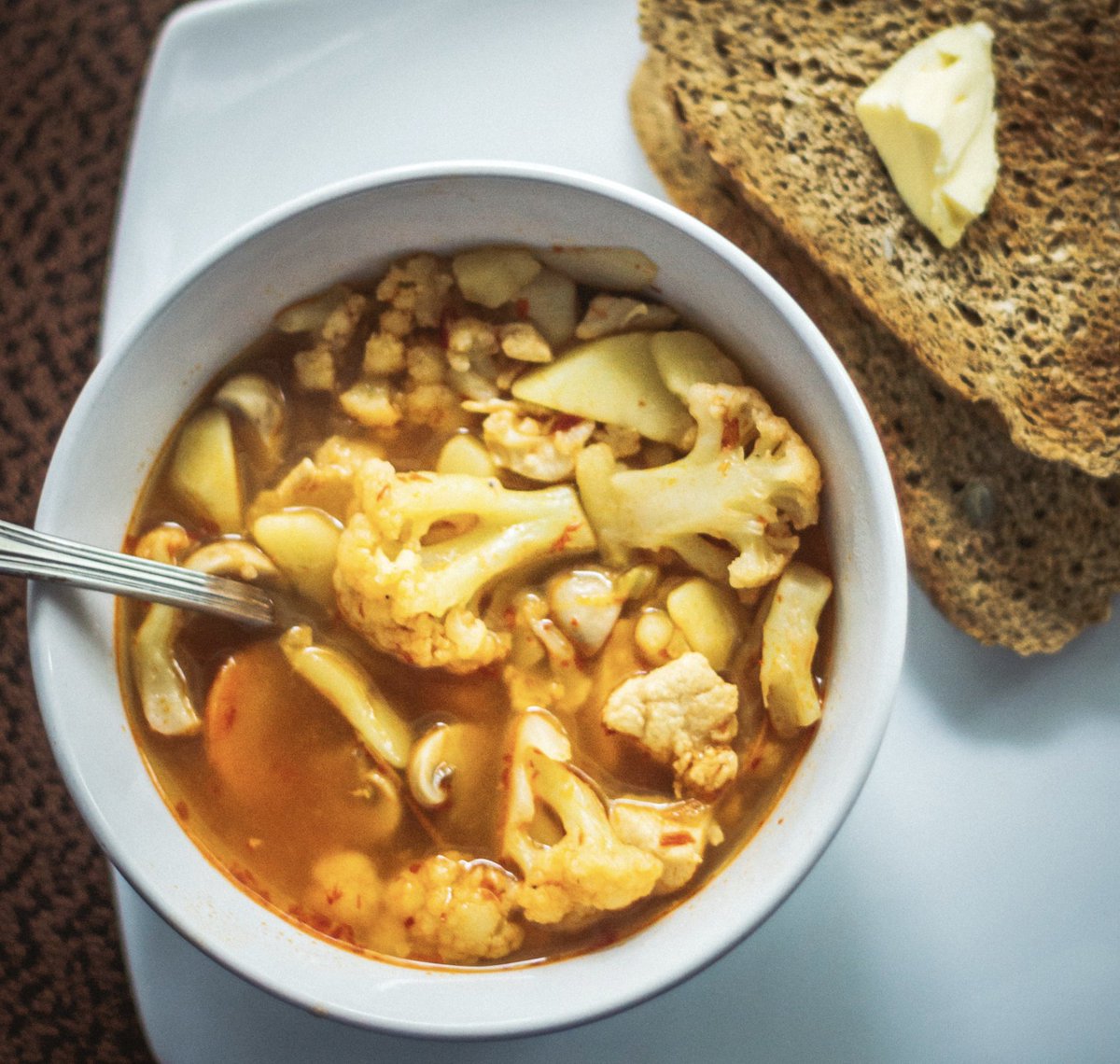 S_MorningLight's tweet photo. BREAD & SOUP
Chicken, potato, cauliflower, and mushroom soup, flavoured with spicy sambal olek, accompanied with pumpkin seed bread: https://t.co/QP051wTF5x
#foodphotography #chickensoup #freshfood #hotfood #breadandsoup #bowlofsoup #dinner #cooking #kitchen #canonsrilanka https://t.co/zz1yppduQA