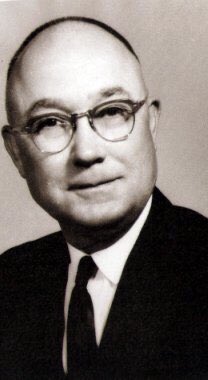 #31: USM (Part 1)William McCain was the 5th president of the Uni. of Southern Mississipp, the library on their campus is named after him. McCain was a racist who opposed desegregation & 211 faculty members “left” USM between 1970-1973 over issues w/ how McCain ran the school