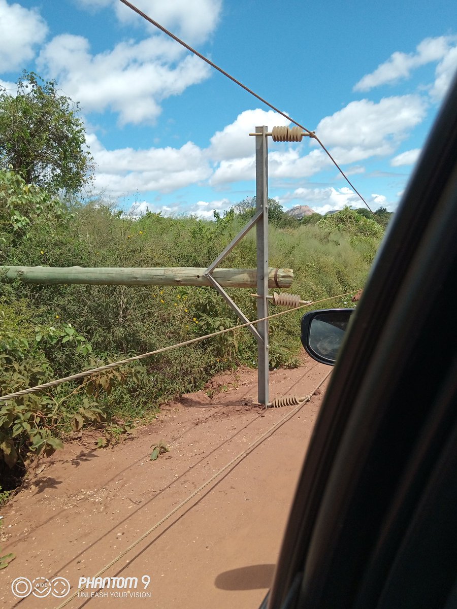 danielmunyoki's tweet photo. @KenyaPower @KenyaPower_Care Fallen power lines in mutha ward,kitui south,Along Mutomo Mutha road.,No power for the last 3 weeks

Meter number: 37176106823, Near Mutha Primary school or Mutha Health Centre.
+254725970292 https://t.co/w3H2IwmNhK