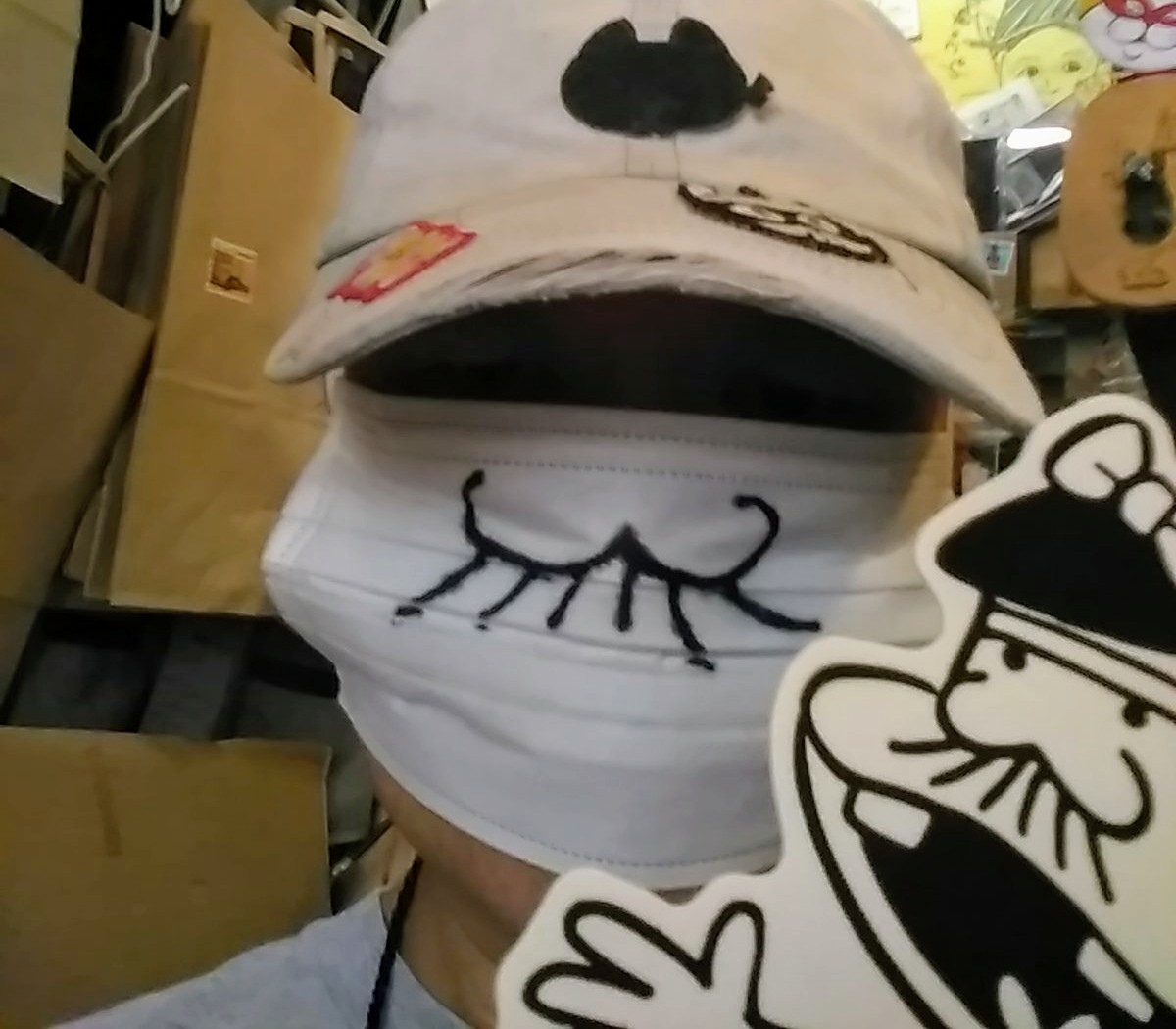 暑くて息ができないもう死ぬのだw 死んではいけないのだ そういう時は鼻を描けばいいのだ Wこれでいいのだ マスク熱中症 05 14 神楽坂ねこの郵便局というなまえのお店
