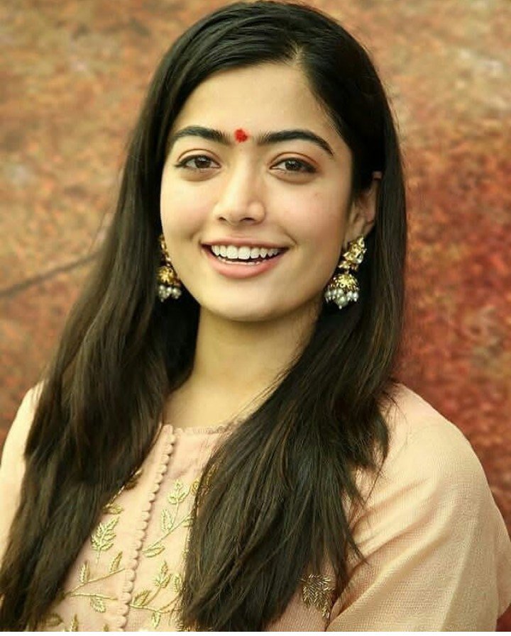 My goddess  @iamRashmika I'm writing some positive thoughts, women's inspirational quotes, I'm keeping in your feet my goddess, please see lots of love   love's you worship you, your sincere fan  @iamRashmika  #RashmikaMandanna