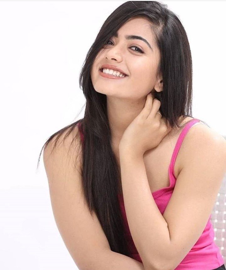 My goddess  @iamRashmikaPeace begins with a smile Kind words can be short and easy to speak but their echos are truly endless lots of love   love's you worship you, your sincere fan  @iamRashmika  #RashmikaMandanna