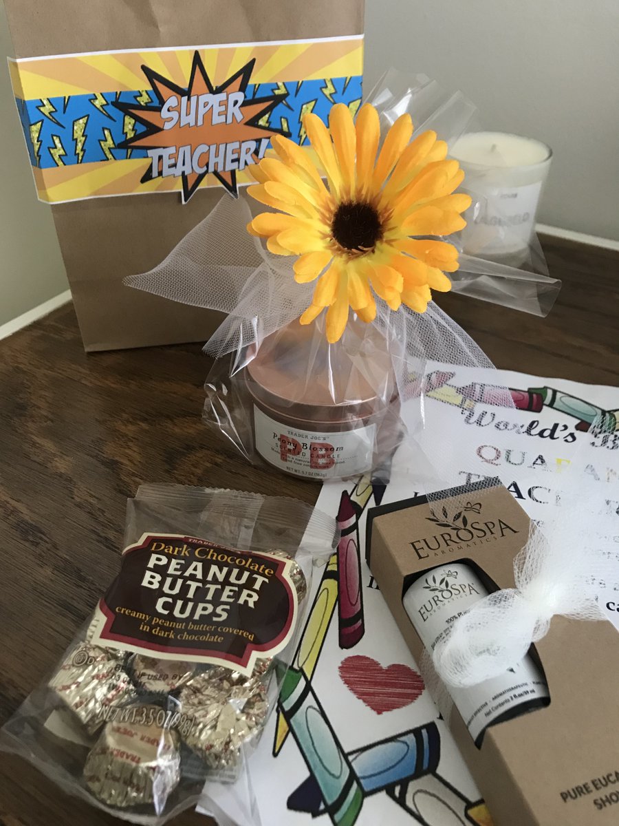 LinmanAshley's tweet photo. The BEST surprise today from PTA and Mrs. Shallenberger!! Thank you for the goodies and visit! I miss my Hueneme family #HESDpride #huenemebolts @MsMonicaSides @charwoods74 https://t.co/4QJkpvd0m2