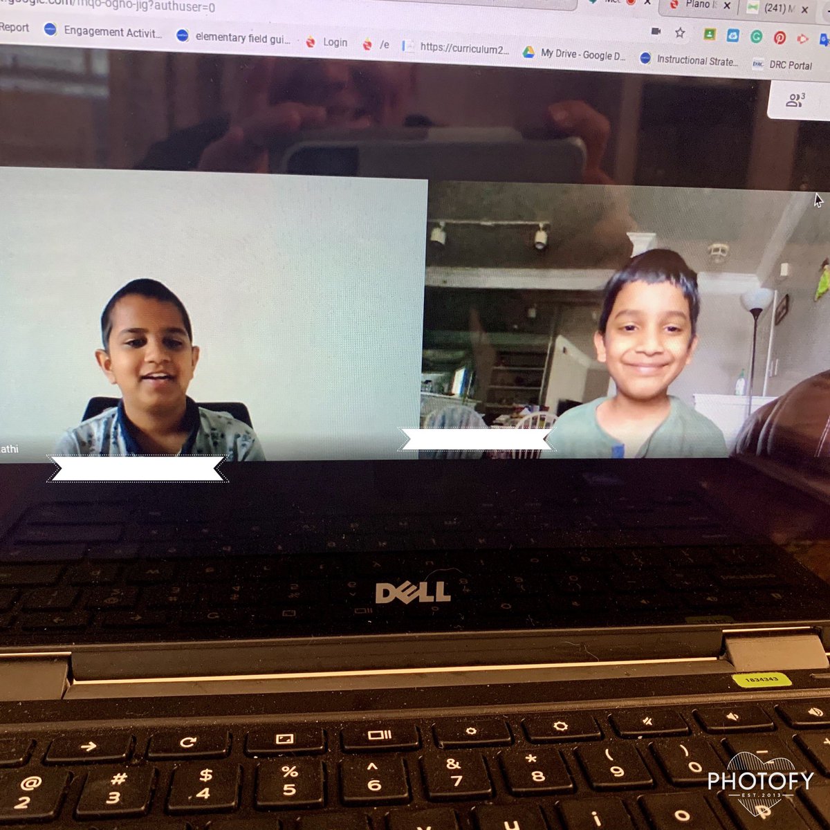 PageRogers7's tweet photo. Google Meet and Zoom meetings are good for the soul! ❤️💙 @Hickey_Allstars @SchellCoyotes https://t.co/yfpvvcD2Vy
