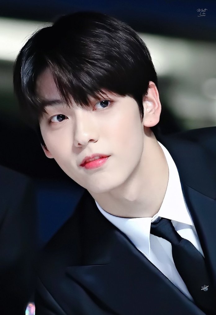 CHOI SOOBIN- 1/5 of maknae line, THE maknae- visual & main vocalist- mature maknae, everyone assumes he is older- tall baby of the group- posts the most on SNS