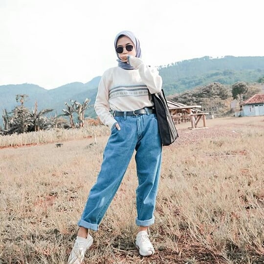 InspirationFas3's tweet photo. "Today with Jeans" 👖
.
.
.
#ootdjeans #jeanskirt #ootdfashion #stylefashion #hijabootd #hijabmodern #simpleoutfit #elegantstyle https://t.co/uruKS7PUWz