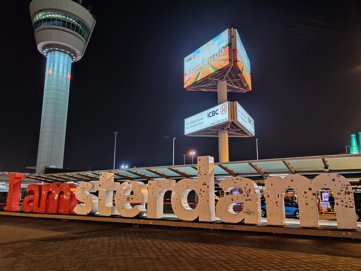 Here in Schiphol, make sure ambil gambar dekat sini ye. The iconic I Amsterdam sign. Yang lain dah takde.If you are planning to go around Amsterdam & its nearby region, i recommend you purchase the Amsterdam & Region Travel Ticket. Public transport here is expensive.